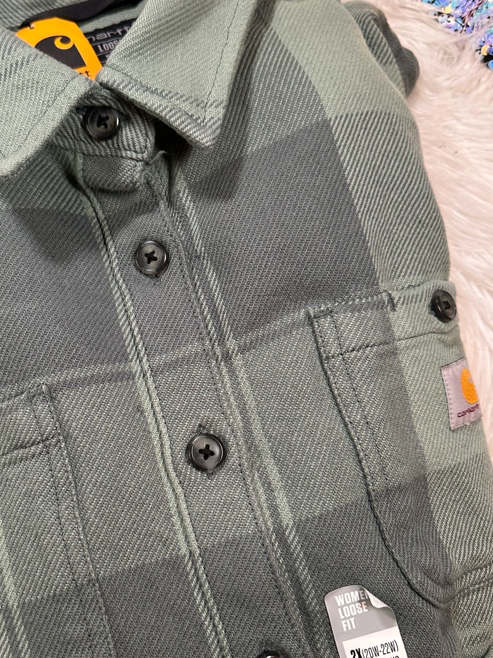 Carhartt • Women’s Loose Fit Cotton Twill Plaid Shacket - Picture 3 of 13